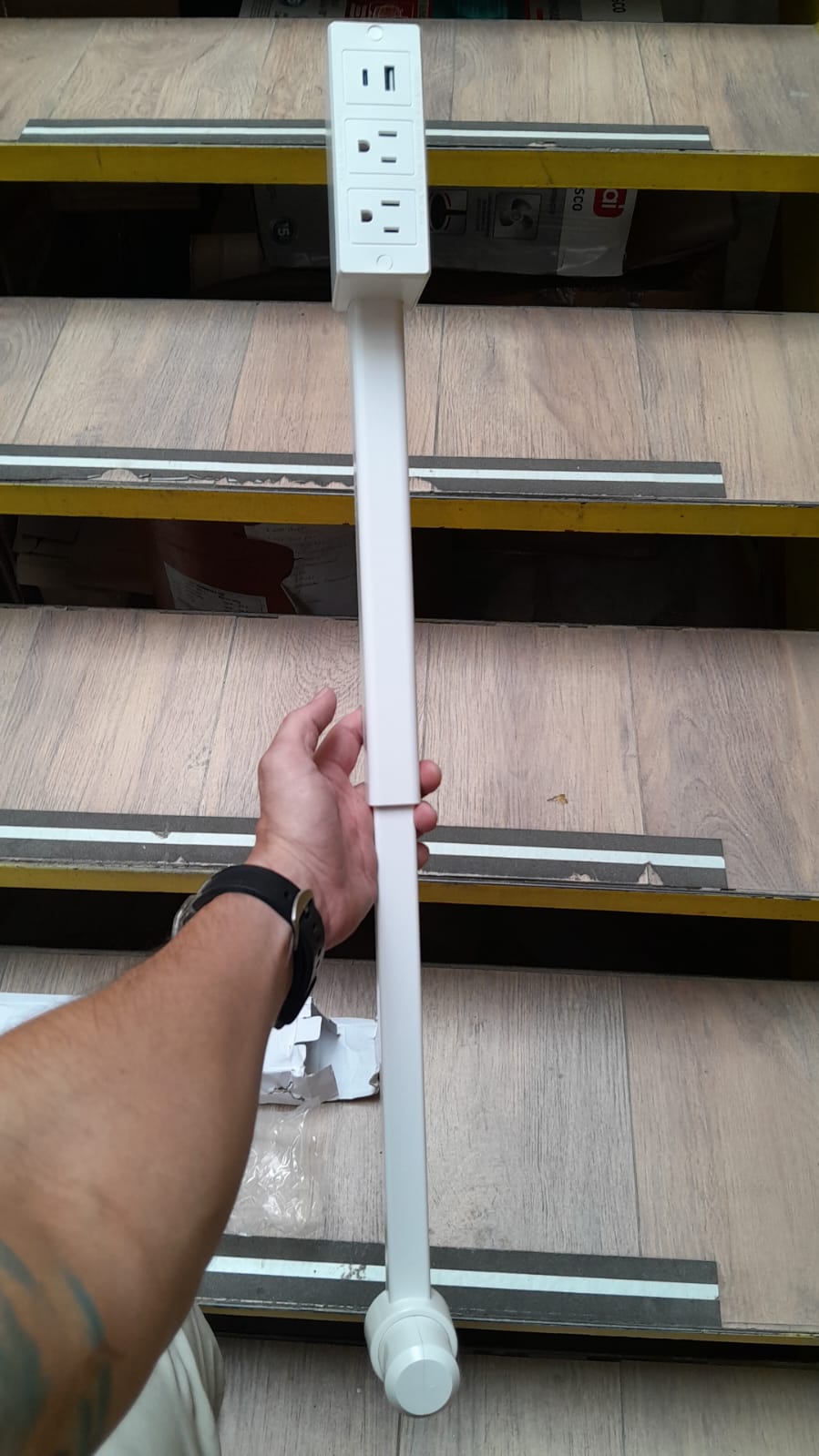 Extension de Toma Giratorio y Extensible (45–75 CM)